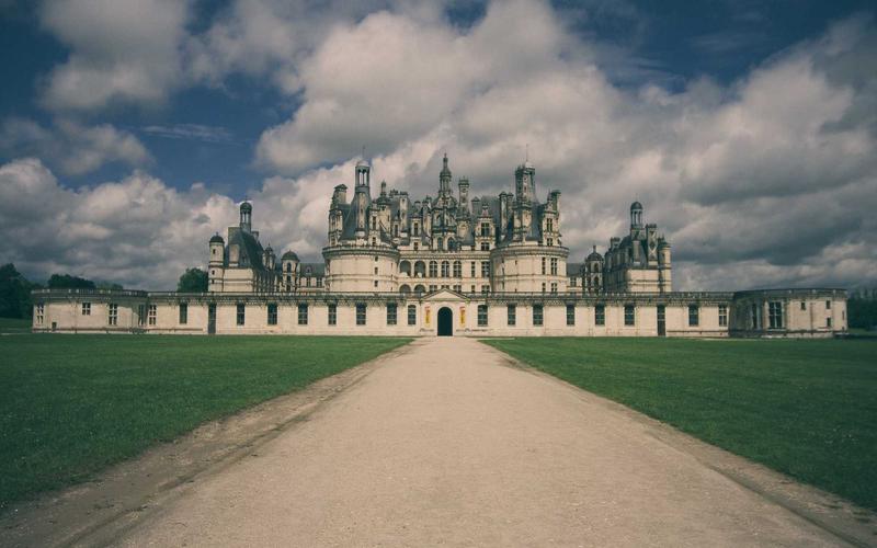 Фриланс или веб-студия: что лучше для создания сайта